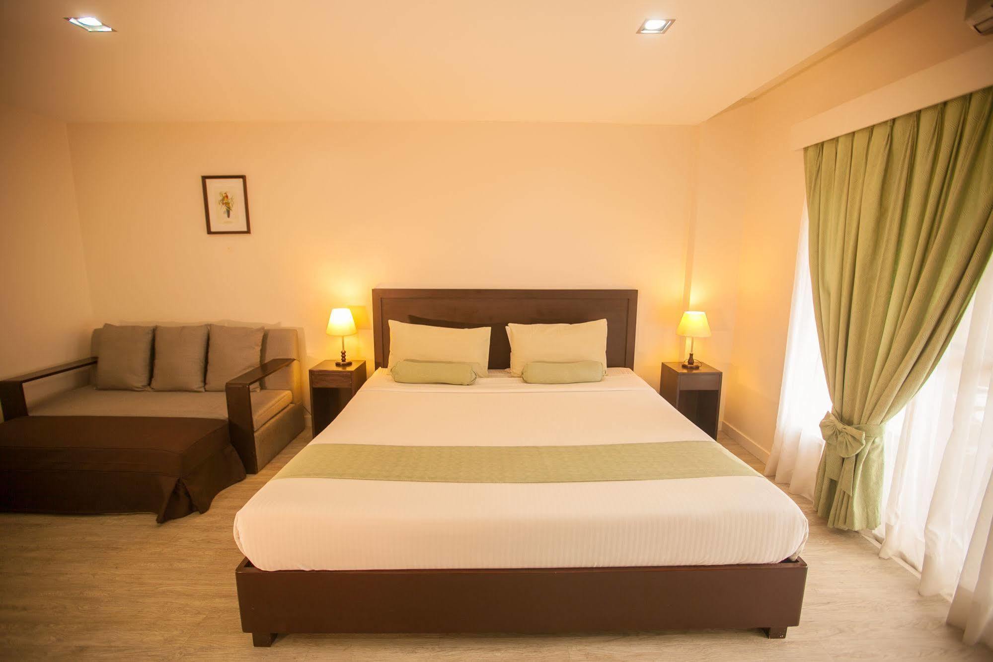 Subic Coco Hotel Олонгапо Экстерьер фото