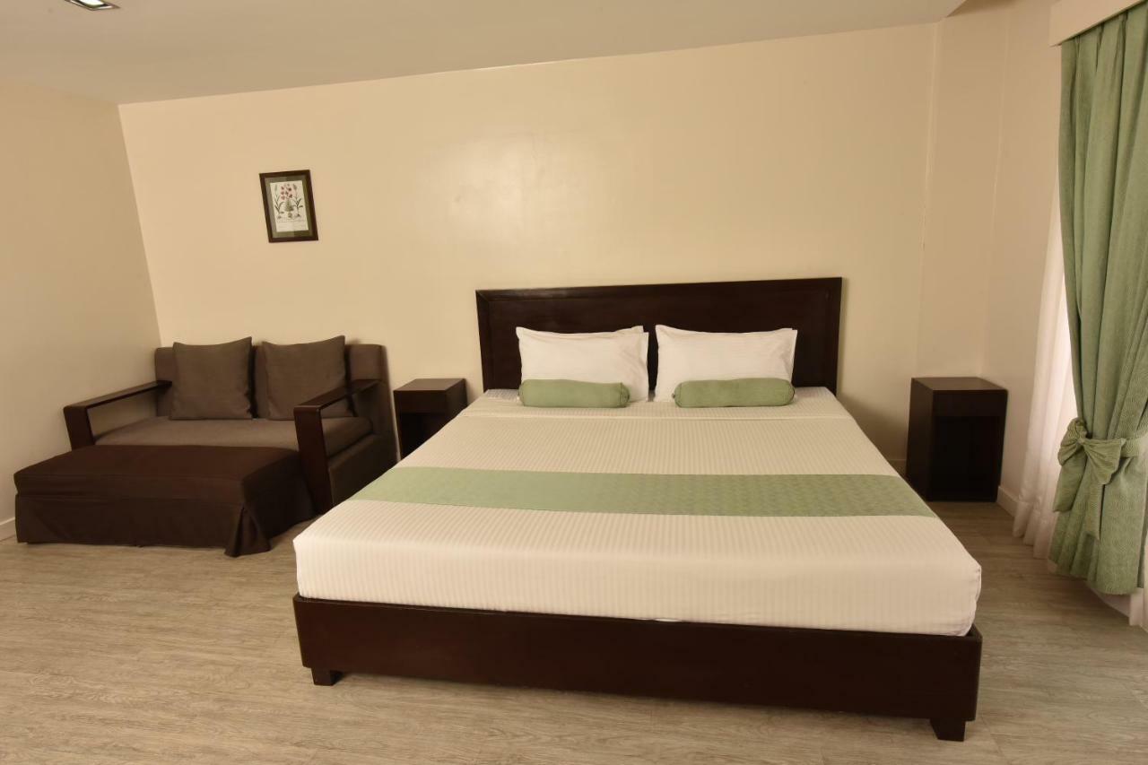 Subic Coco Hotel Олонгапо Экстерьер фото