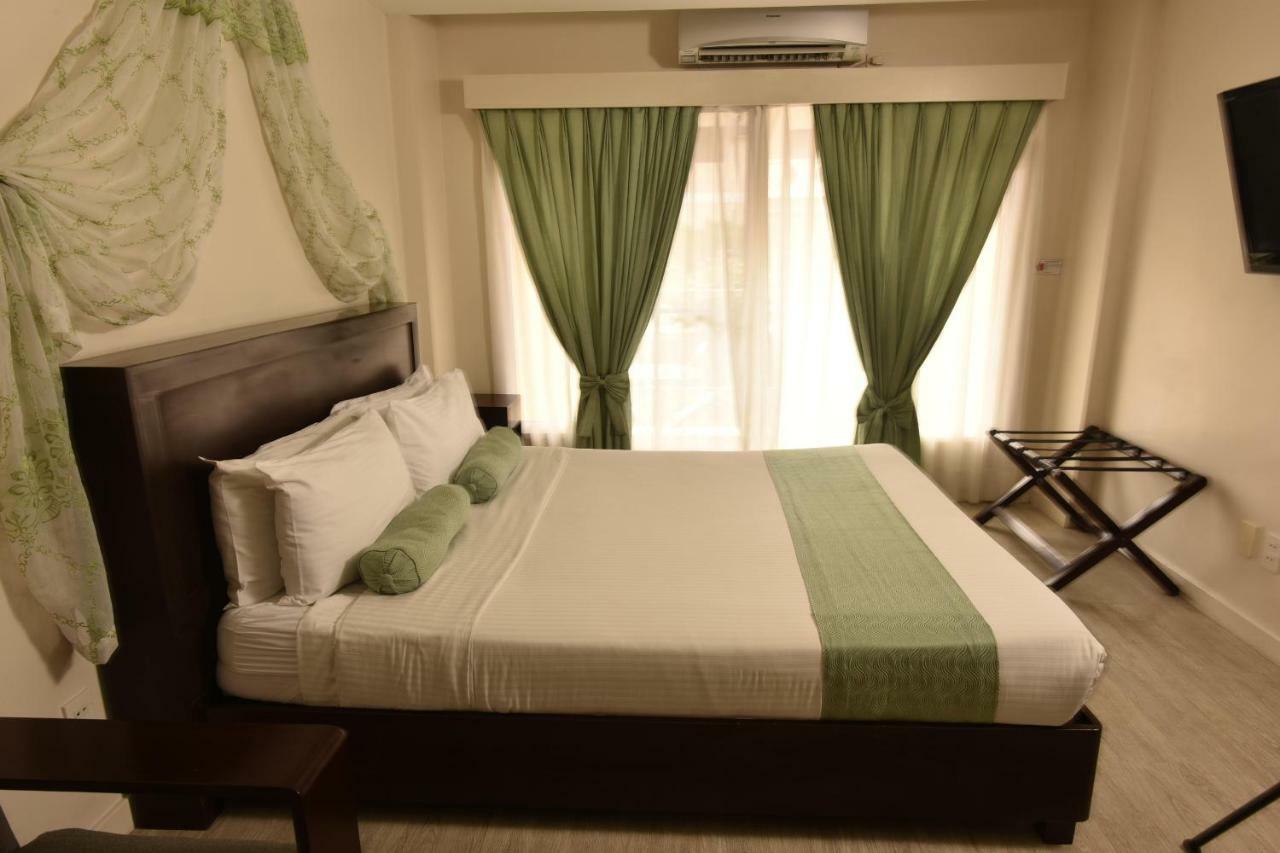 Subic Coco Hotel Олонгапо Экстерьер фото